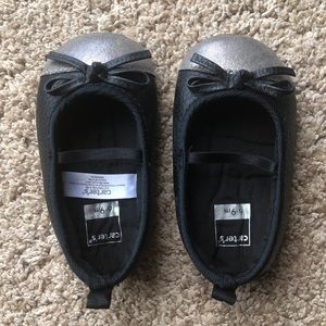 Carter’s baby girl shoes 6-9 months